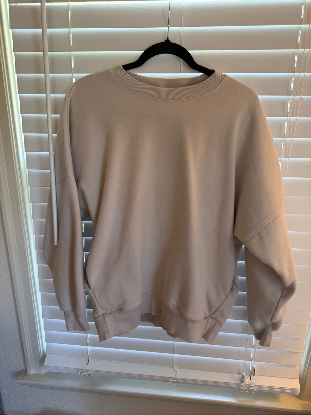Tuff Athletics women's Crewneck Sweatshirt in Light Beige with pockets